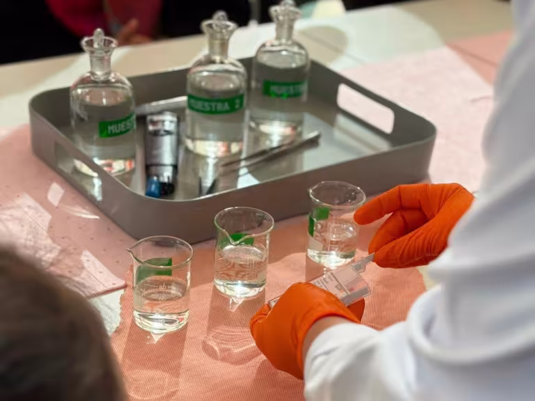 Taller "El agua bajo la lupa" | Laboratorio Ambiental de Salto Grande